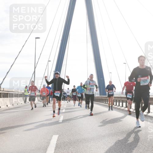 03.10.2024 - Köhlbrandbrückenlauf Jannik Wohlers http://msf.ph/oto/7222273 03.10.2024 09:24:02 Position 1 1035, 1728, 1036 meine-sportfotos.de