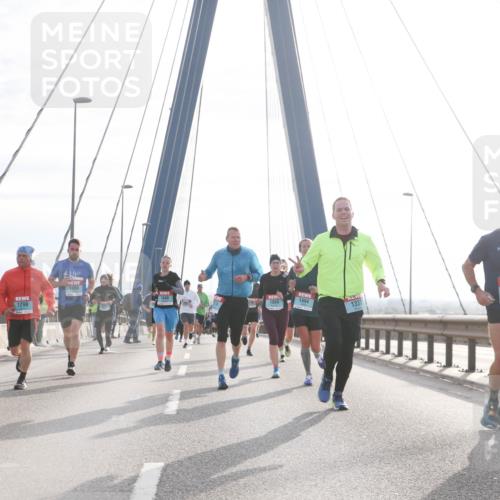 03.10.2024 - Köhlbrandbrückenlauf Jannik Wohlers http://msf.ph/oto/7222369 03.10.2024 09:24:05 Position 1 1299, 1998, 1084, 1494, 1337, 1613 meine-sportfotos.de