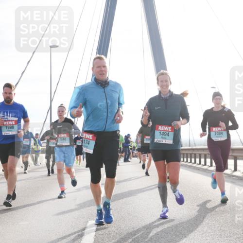 03.10.2024 - Köhlbrandbrückenlauf Jannik Wohlers http://msf.ph/oto/7222399 03.10.2024 09:24:07 Position 1 1998, 219, 1848, 174, 1494, 1084 meine-sportfotos.de
