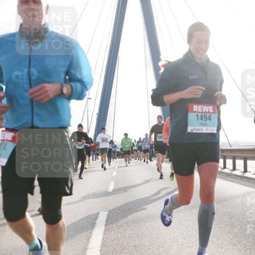 03.10.2024 - Köhlbrandbrückenlauf Jannik Wohlers http://msf.ph/oto/7222435 03.10.2024 09:24:08 Position 1 1990, 1494, 1084 meine-sportfotos.de