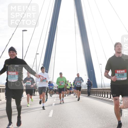 03.10.2024 - Köhlbrandbrückenlauf Jannik Wohlers http://msf.ph/oto/7222755 03.10.2024 09:24:10 Position 1 2001, 1283, 1409, 827, 2196 meine-sportfotos.de