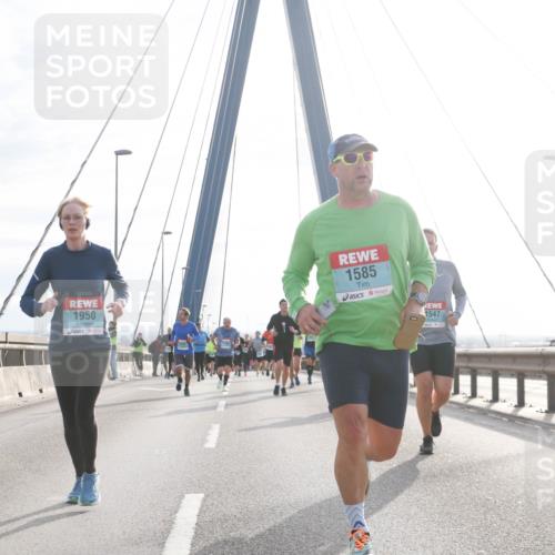 03.10.2024 - Köhlbrandbrückenlauf Jannik Wohlers http://msf.ph/oto/7223421 03.10.2024 09:24:14 Position 1 1950, 8, 1585, 1547 meine-sportfotos.de
