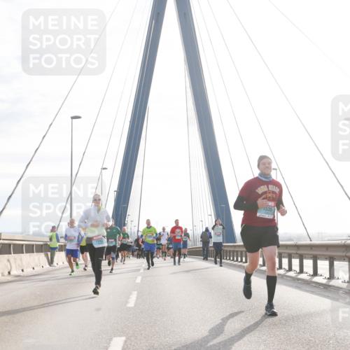 03.10.2024 - Köhlbrandbrückenlauf Jannik Wohlers http://msf.ph/oto/7224816 03.10.2024 09:24:34 Position 1 1943, 1535 meine-sportfotos.de