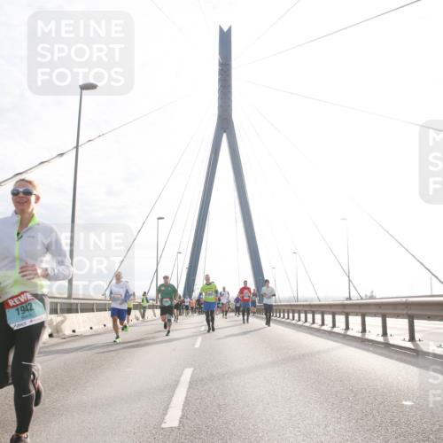 03.10.2024 - Köhlbrandbrückenlauf Jannik Wohlers http://msf.ph/oto/7224900 03.10.2024 09:24:37 Position 1 1942 meine-sportfotos.de
