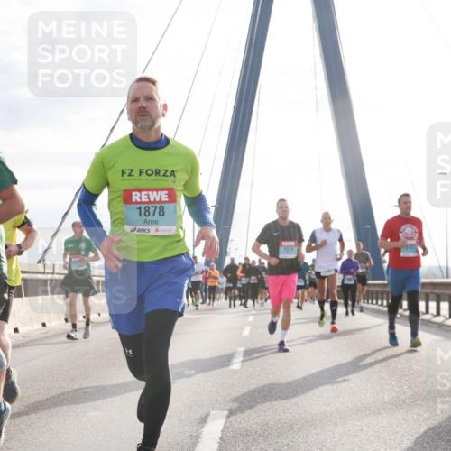 03.10.2024 - Köhlbrandbrückenlauf Jannik Wohlers http://msf.ph/oto/7224942 03.10.2024 09:24:40 Position 1 1497, 1878, 1211, 450 meine-sportfotos.de