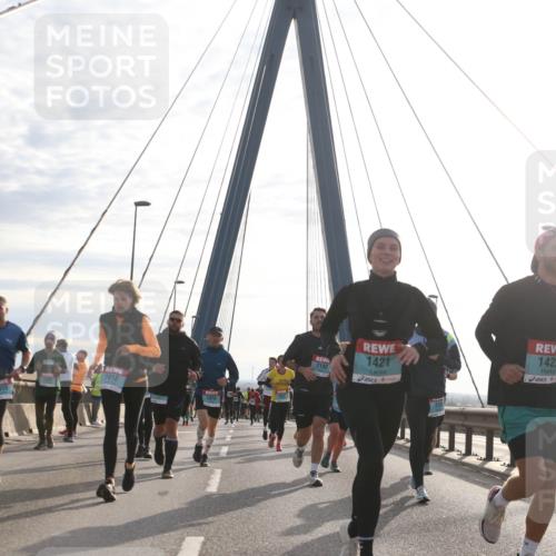 03.10.2024 - Köhlbrandbrückenlauf Jannik Wohlers http://msf.ph/oto/7226088 03.10.2024 09:24:48 Position 1 1912, 2415, 1970, 2182, 1421, 1422 meine-sportfotos.de