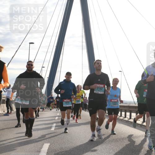 03.10.2024 - Köhlbrandbrückenlauf Jannik Wohlers http://msf.ph/oto/7226101 03.10.2024 09:24:50 Position 1 1912, 185, 1970, 2182, 1721, 175 meine-sportfotos.de