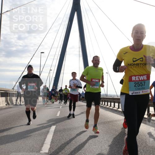 03.10.2024 - Köhlbrandbrückenlauf Jannik Wohlers http://msf.ph/oto/7226325 03.10.2024 09:24:53 Position 1 1762, 2400, 77, 2557, 1892 meine-sportfotos.de