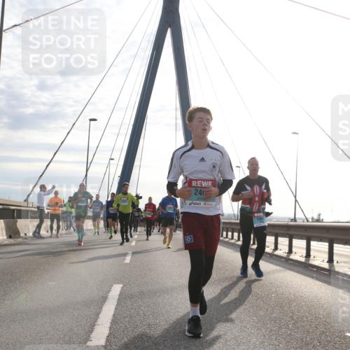 03.10.2024 - Köhlbrandbrückenlauf Jannik Wohlers http://msf.ph/oto/7226410 03.10.2024 09:24:55 Position 1 241 meine-sportfotos.de