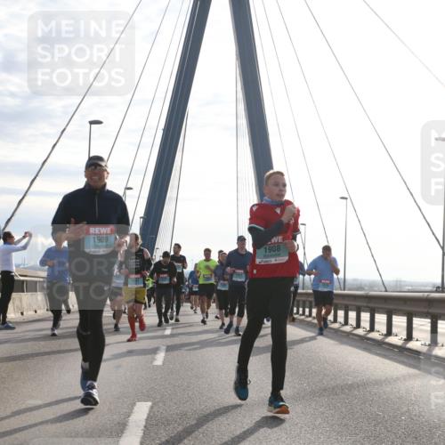 03.10.2024 - Köhlbrandbrückenlauf Jannik Wohlers http://msf.ph/oto/7227472 03.10.2024 09:24:59 Position 1 1910, 1909, 1901, 1908 meine-sportfotos.de