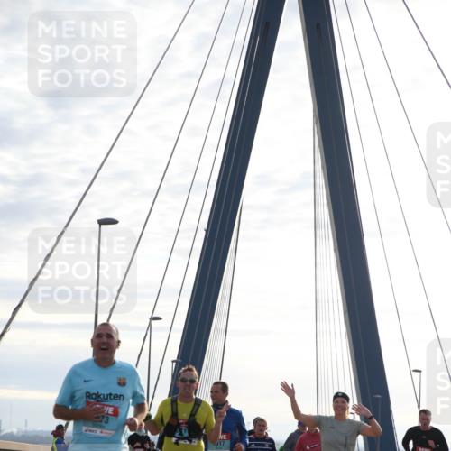 03.10.2024 - Köhlbrandbrückenlauf Jannik Wohlers http://msf.ph/oto/7233521 03.10.2024 09:25:27 Position 1 73, 917, 1873, 2050, 2326, 2530 meine-sportfotos.de