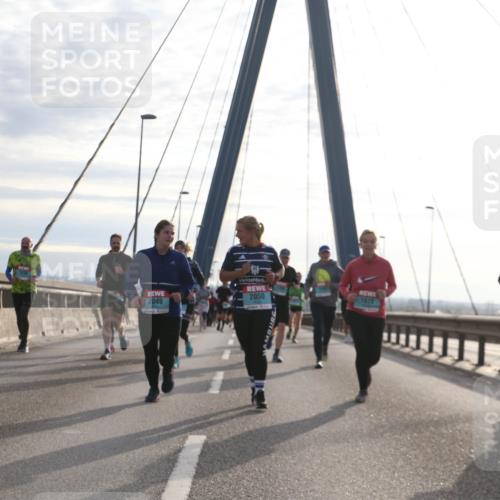 03.10.2024 - Köhlbrandbrückenlauf Jannik Wohlers http://msf.ph/oto/7234068 03.10.2024 09:25:30 Position 1 2049, 2050, 2530 meine-sportfotos.de