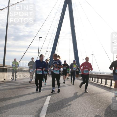 03.10.2024 - Köhlbrandbrückenlauf Jannik Wohlers http://msf.ph/oto/7234075 03.10.2024 09:25:30 Position 1 1873, 2530, 2050, 2049 meine-sportfotos.de