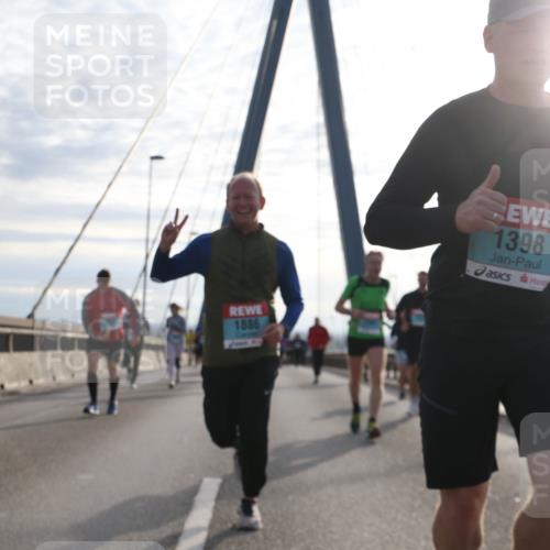 03.10.2024 - Köhlbrandbrückenlauf Jannik Wohlers http://msf.ph/oto/7234175 03.10.2024 09:25:35 Position 1 1886, 1398 meine-sportfotos.de