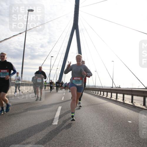 03.10.2024 - Köhlbrandbrückenlauf Jannik Wohlers http://msf.ph/oto/7234507 03.10.2024 09:25:43 Position 1 2018, 2098, 1479 meine-sportfotos.de