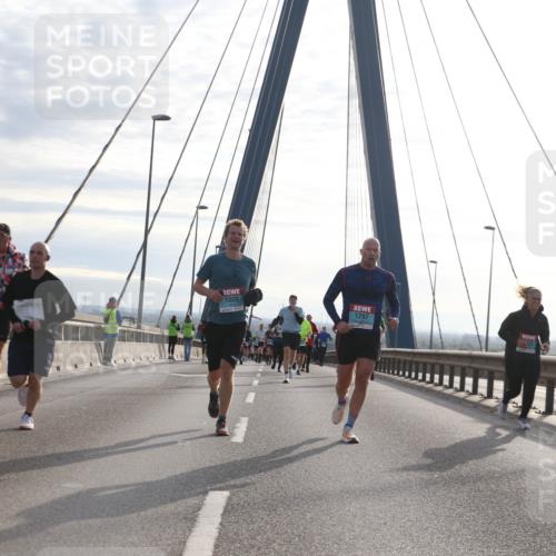 03.10.2024 - Köhlbrandbrückenlauf Jannik Wohlers http://msf.ph/oto/7240008 03.10.2024 09:25:57 Position 1 1253, 1009, 1297 meine-sportfotos.de