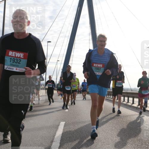 03.10.2024 - Köhlbrandbrückenlauf Jannik Wohlers http://msf.ph/oto/7242394 03.10.2024 09:26:26 Position 1 1932, 1902, 1727 meine-sportfotos.de