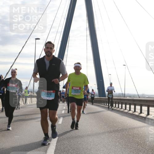 03.10.2024 - Köhlbrandbrückenlauf Jannik Wohlers http://msf.ph/oto/7242478 03.10.2024 09:26:27 Position 1 1296, 1825, 2020, 1473, 1727 meine-sportfotos.de