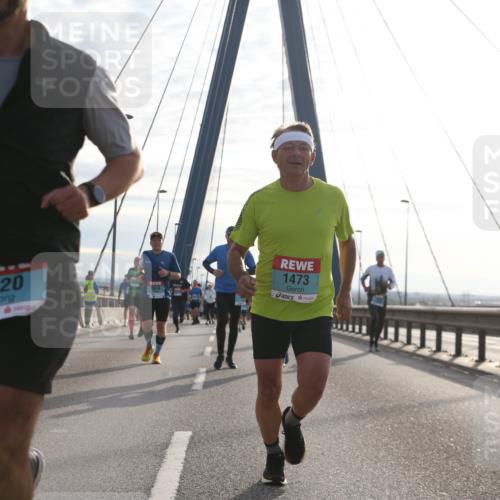 03.10.2024 - Köhlbrandbrückenlauf Jannik Wohlers http://msf.ph/oto/7243117 03.10.2024 09:26:28 Position 1 1825, 2020, 1473 meine-sportfotos.de