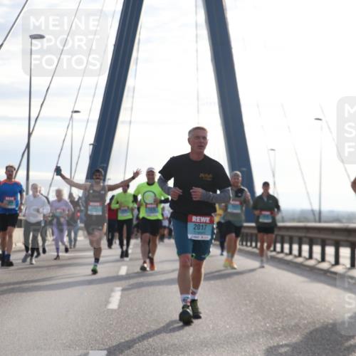 03.10.2024 - Köhlbrandbrückenlauf Jannik Wohlers http://msf.ph/oto/7244229 03.10.2024 09:26:36 Position 1 2017 meine-sportfotos.de