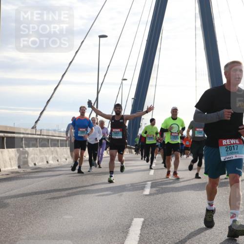 03.10.2024 - Köhlbrandbrückenlauf Jannik Wohlers http://msf.ph/oto/7244702 03.10.2024 09:26:37 Position 1 3236, 1974, 2446, 1899, 1451, 2017 meine-sportfotos.de