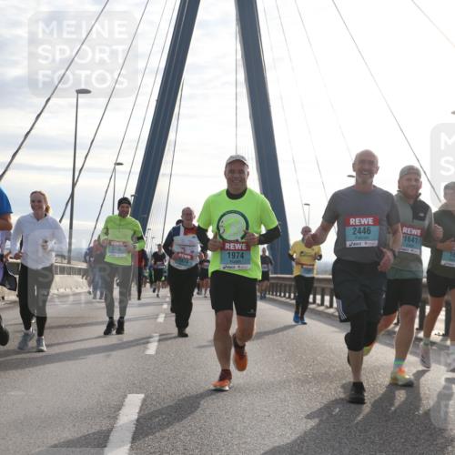 03.10.2024 - Köhlbrandbrückenlauf Jannik Wohlers http://msf.ph/oto/7245104 03.10.2024 09:26:39 Position 1 1899, 3236, 1874, 1974, 2446, 1641, 1642 meine-sportfotos.de