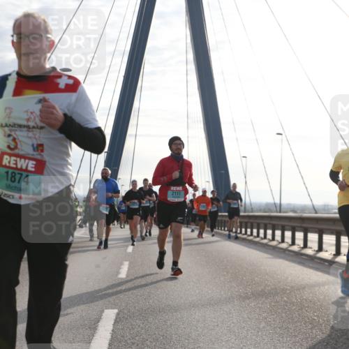 03.10.2024 - Köhlbrandbrückenlauf Jannik Wohlers http://msf.ph/oto/7245889 03.10.2024 09:26:42 Position 1 31, 1874, 2111, 2191 meine-sportfotos.de