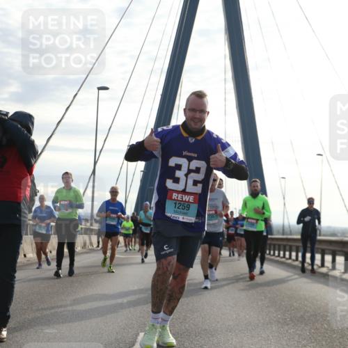 03.10.2024 - Köhlbrandbrückenlauf Jannik Wohlers http://msf.ph/oto/7246483 03.10.2024 09:26:52 Position 1 2089, 32, 1259, 735 meine-sportfotos.de