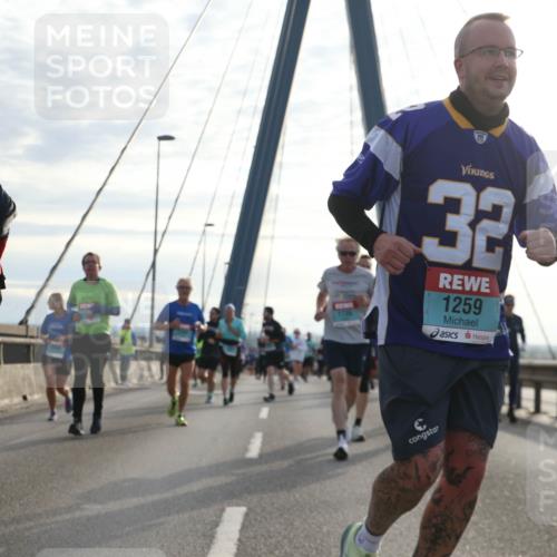 03.10.2024 - Köhlbrandbrückenlauf Jannik Wohlers http://msf.ph/oto/7248028 03.10.2024 09:26:53 Position 1 09, 1735, 32, 1259 meine-sportfotos.de