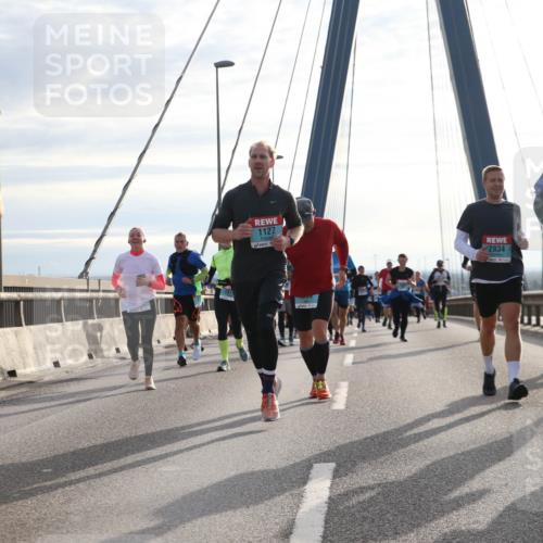 03.10.2024 - Köhlbrandbrückenlauf Jannik Wohlers http://msf.ph/oto/7251522 03.10.2024 09:27:25 Position 1 1938, 1127, 2834, 1869 meine-sportfotos.de