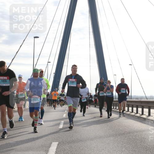 03.10.2024 - Köhlbrandbrückenlauf Jannik Wohlers http://msf.ph/oto/7251855 03.10.2024 09:27:35 Position 1 1779, 1855, 2093, 2055, 2491 meine-sportfotos.de