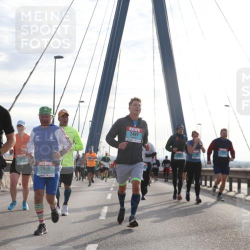 03.10.2024 - Köhlbrandbrückenlauf Jannik Wohlers http://msf.ph/oto/7251886 03.10.2024 09:27:35 Position 1 1855, 2093, 2055, 2491 meine-sportfotos.de