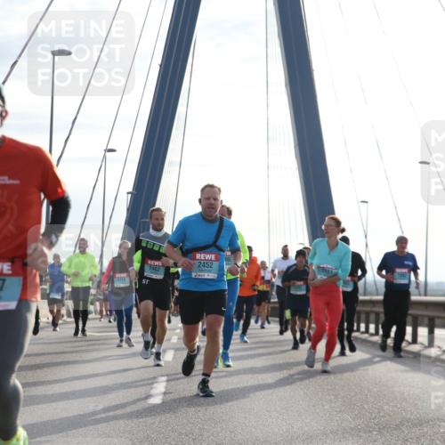03.10.2024 - Köhlbrandbrückenlauf Jannik Wohlers http://msf.ph/oto/7253051 03.10.2024 09:27:51 Position 1 2297, 2452, 2462, 1715, 460 meine-sportfotos.de