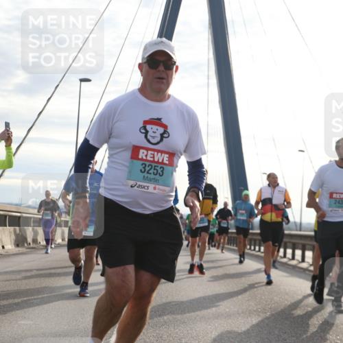 03.10.2024 - Köhlbrandbrückenlauf Jannik Wohlers http://msf.ph/oto/7253986 03.10.2024 09:27:58 Position 1 2683, 3253, 2433 meine-sportfotos.de