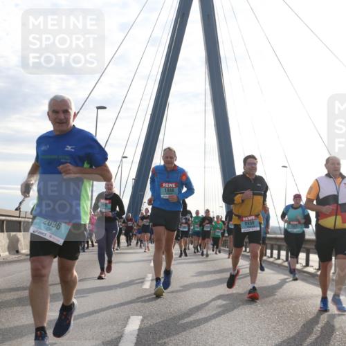 03.10.2024 - Köhlbrandbrückenlauf Jannik Wohlers http://msf.ph/oto/7254083 03.10.2024 09:28:00 Position 1 2096, 2095, 1888, 2450 meine-sportfotos.de