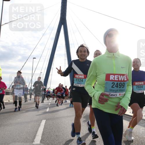 03.10.2024 - Köhlbrandbrückenlauf Jannik Wohlers http://msf.ph/oto/7255697 03.10.2024 09:28:14 Position 1 1570, 2568, 1124, 2499, 2034 meine-sportfotos.de