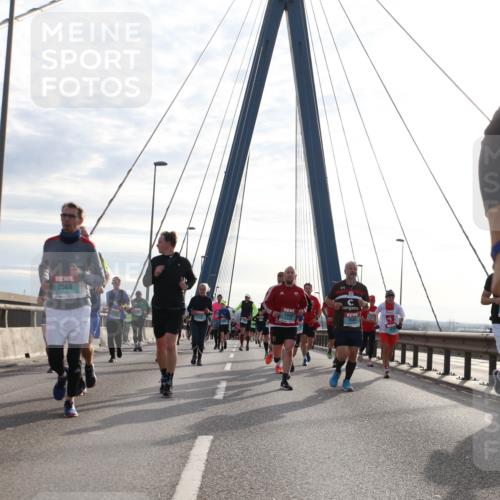 03.10.2024 - Köhlbrandbrückenlauf Jannik Wohlers http://msf.ph/oto/7255967 03.10.2024 09:28:14 Position 1 1570, 2568 meine-sportfotos.de