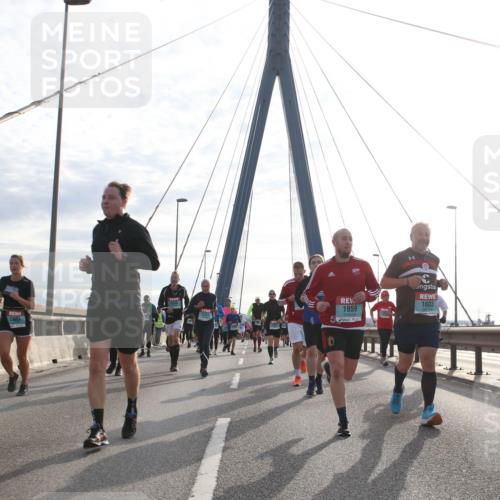 03.10.2024 - Köhlbrandbrückenlauf Jannik Wohlers http://msf.ph/oto/7256069 03.10.2024 09:28:16 Position 1 1959, 2863, 1603 meine-sportfotos.de