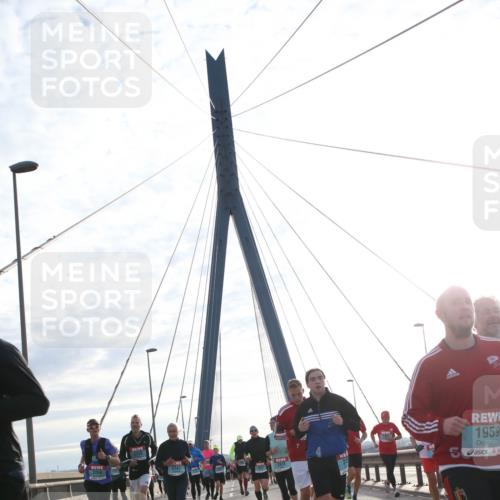 03.10.2024 - Köhlbrandbrückenlauf Jannik Wohlers http://msf.ph/oto/7256099 03.10.2024 09:28:17 Position 1 2741, 2878, 1959 meine-sportfotos.de