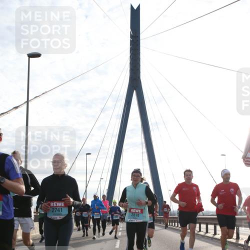 03.10.2024 - Köhlbrandbrückenlauf Jannik Wohlers http://msf.ph/oto/7256538 03.10.2024 09:28:19 Position 1 2741, 2878 meine-sportfotos.de