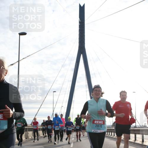 03.10.2024 - Köhlbrandbrückenlauf Jannik Wohlers http://msf.ph/oto/7256597 03.10.2024 09:28:20 Position 1 2468, 2878 meine-sportfotos.de