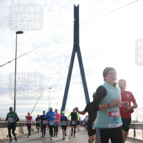 03.10.2024 - Köhlbrandbrückenlauf Jannik Wohlers http://msf.ph/oto/7256619 03.10.2024 09:28:20 Position 1 2878 meine-sportfotos.de