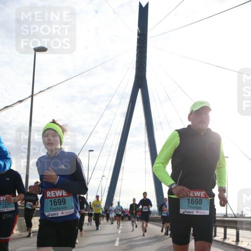 03.10.2024 - Köhlbrandbrückenlauf Jannik Wohlers http://msf.ph/oto/7256886 03.10.2024 09:28:23 Position 1 1725, 1699, 1698 meine-sportfotos.de