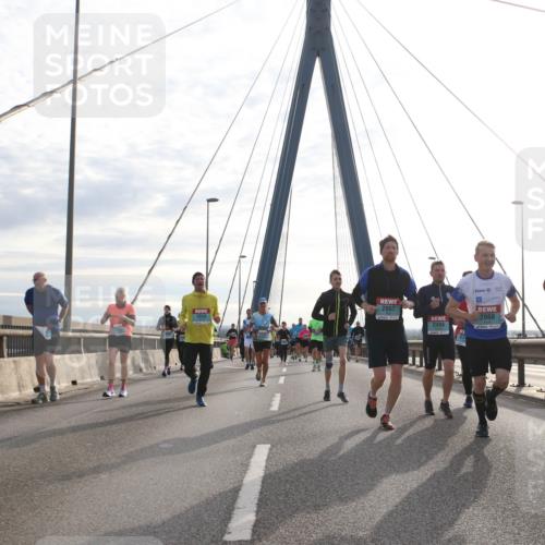 03.10.2024 - Köhlbrandbrückenlauf Jannik Wohlers http://msf.ph/oto/7257068 03.10.2024 09:28:25 Position 1 2067, 2068, 2494, 673 meine-sportfotos.de