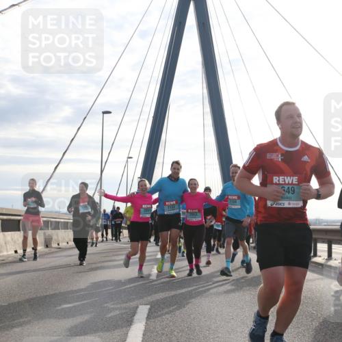 03.10.2024 - Köhlbrandbrückenlauf Jannik Wohlers http://msf.ph/oto/7257572 03.10.2024 09:28:34 Position 1 877, 1986, 1134, 1133, 2051, 2053, 49, 1946 meine-sportfotos.de