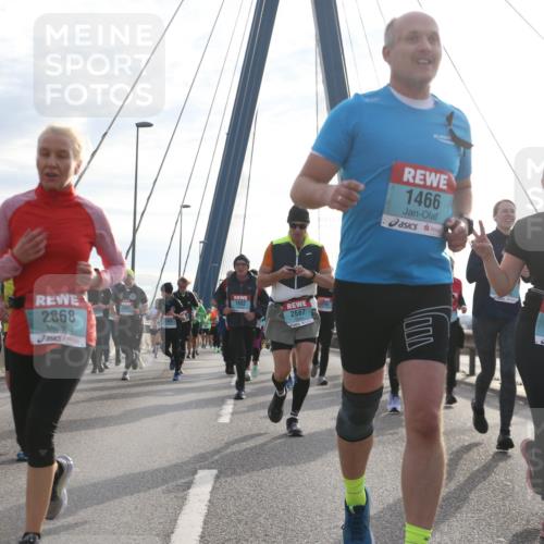 03.10.2024 - Köhlbrandbrückenlauf Jannik Wohlers http://msf.ph/oto/7257796 03.10.2024 09:28:39 Position 1 2868, 1682, 2667, 1466, 2870, 2222 meine-sportfotos.de