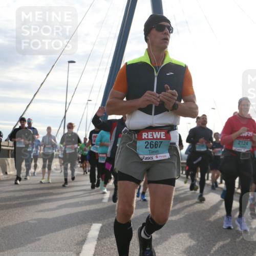 03.10.2024 - Köhlbrandbrückenlauf Jannik Wohlers http://msf.ph/oto/7257868 03.10.2024 09:28:41 Position 1 2467, 2667, 2124, 2125 meine-sportfotos.de
