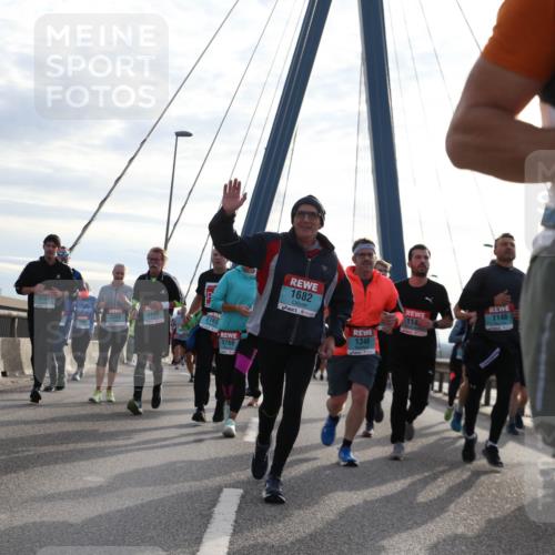 03.10.2024 - Köhlbrandbrückenlauf Jannik Wohlers http://msf.ph/oto/7257896 03.10.2024 09:28:42 Position 1 2467, 3731, 66, 3440, 2360, 2765, 2766, 1682, 1146, 2, 114, 1346 meine-sportfotos.de