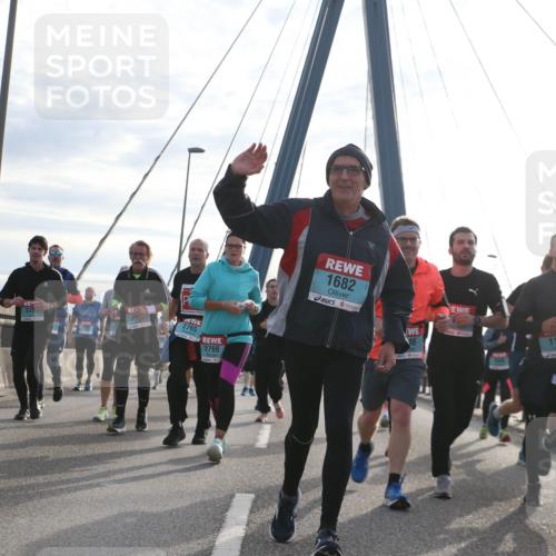 03.10.2024 - Köhlbrandbrückenlauf Jannik Wohlers http://msf.ph/oto/7257920 03.10.2024 09:28:42 Position 1 66, 2765, 2766, 1682, 46, 1146 meine-sportfotos.de