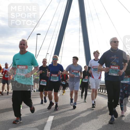 03.10.2024 - Köhlbrandbrückenlauf Jannik Wohlers http://msf.ph/oto/7258230 03.10.2024 09:28:51 Position 1 026, 2313, 2265, 1758, 1940, 3154, 2247, 3327, 2190, 828, 963 meine-sportfotos.de